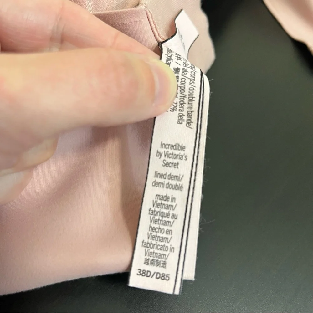 Incredible by Victoria’s Secret Lined Demi Bra - Picture 9 of 11